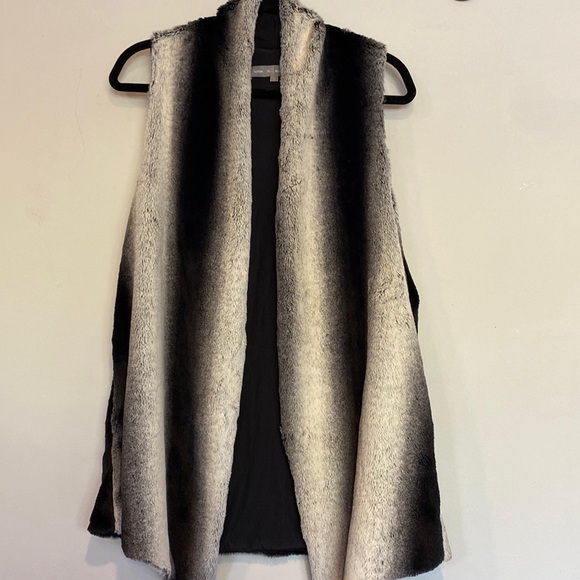 Lola & Sophie faux fur vest large - Picture 1 of 6